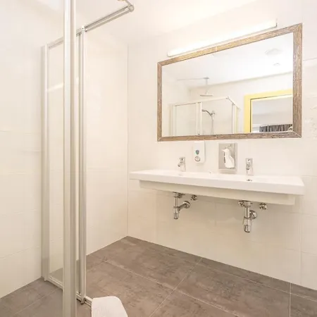 Otel Harakiri Und Apresski *